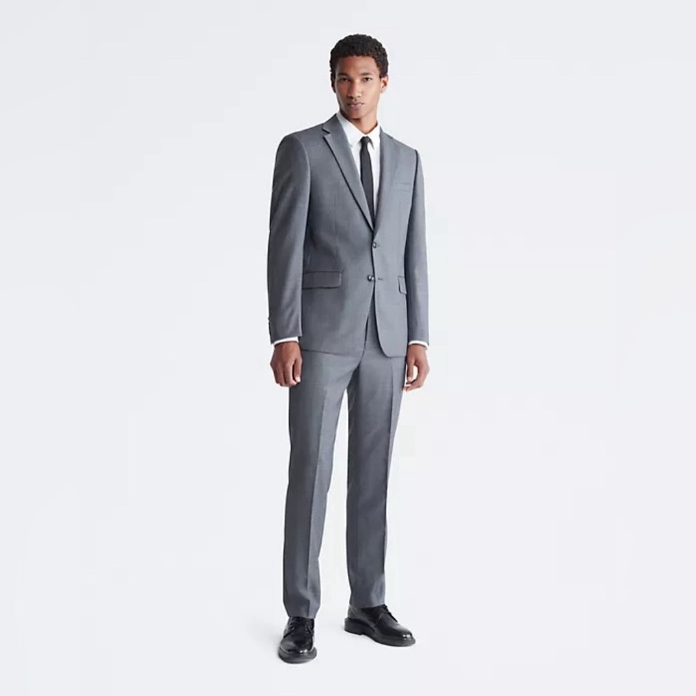 Men’s grey 2-piece suit